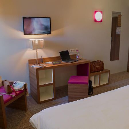 Отель Ibis Styles Castres Кастр Экстерьер фото