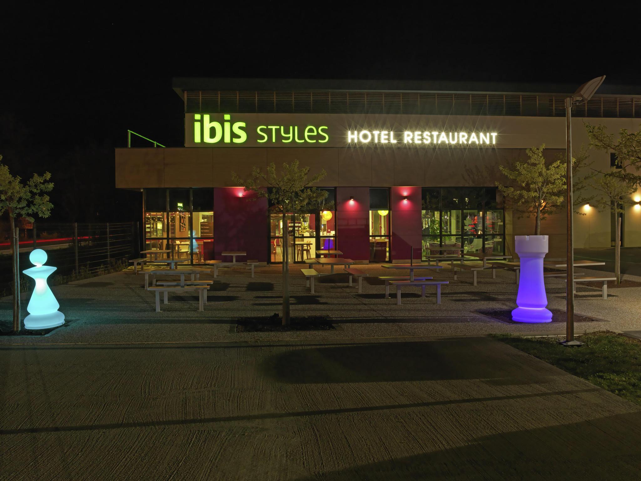 Отель Ibis Styles Castres Кастр Экстерьер фото
