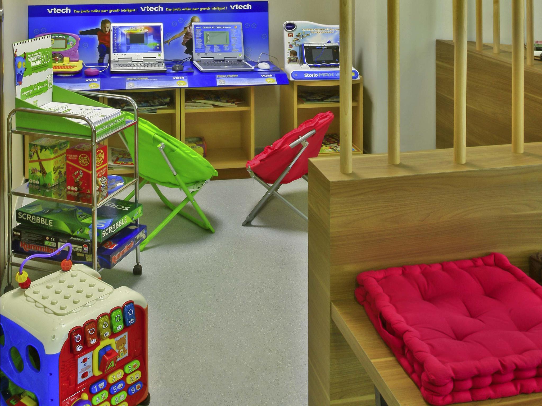 Отель Ibis Styles Castres Кастр Экстерьер фото